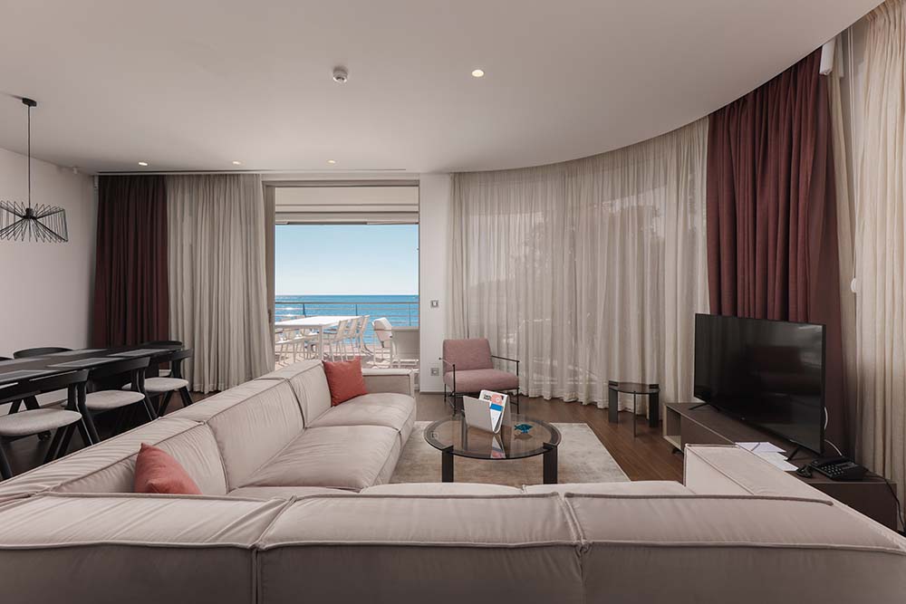 Three_bedroom_sea_view_1a1 (5)_6492ca998063b.jpg